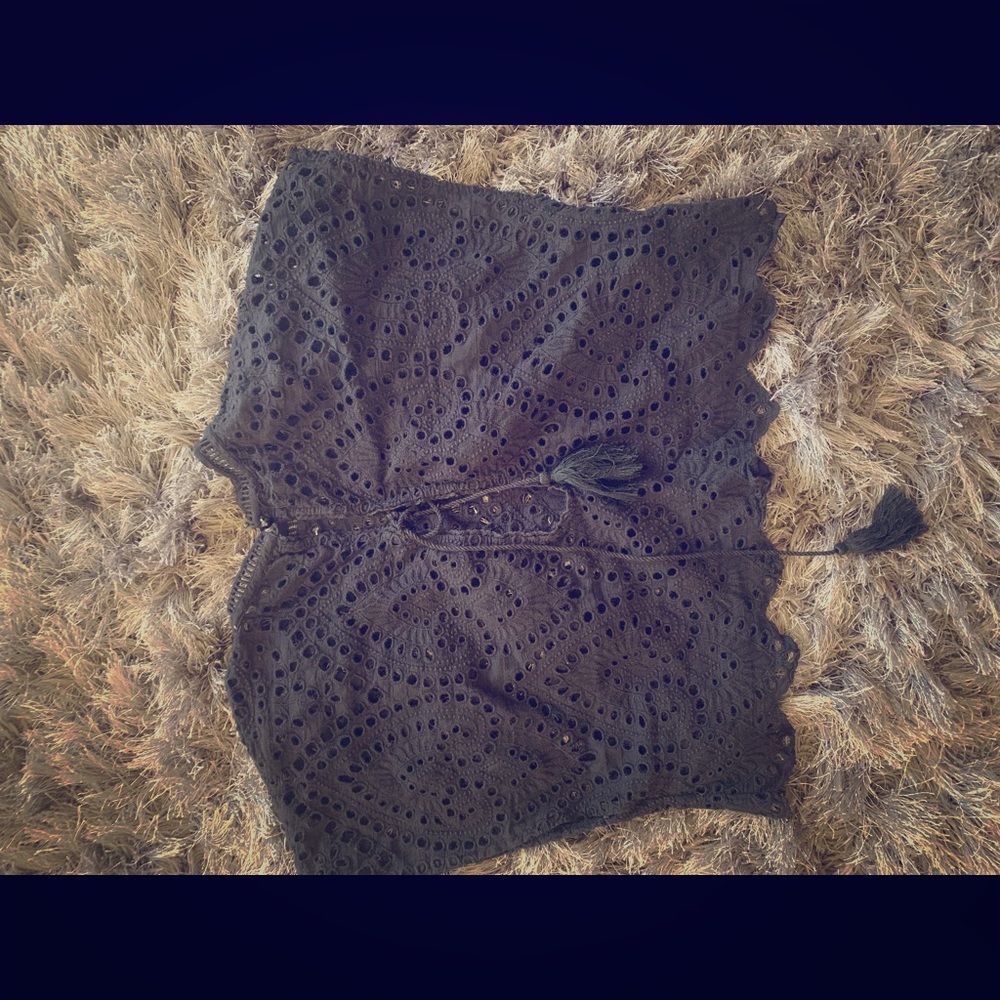 Black crop top